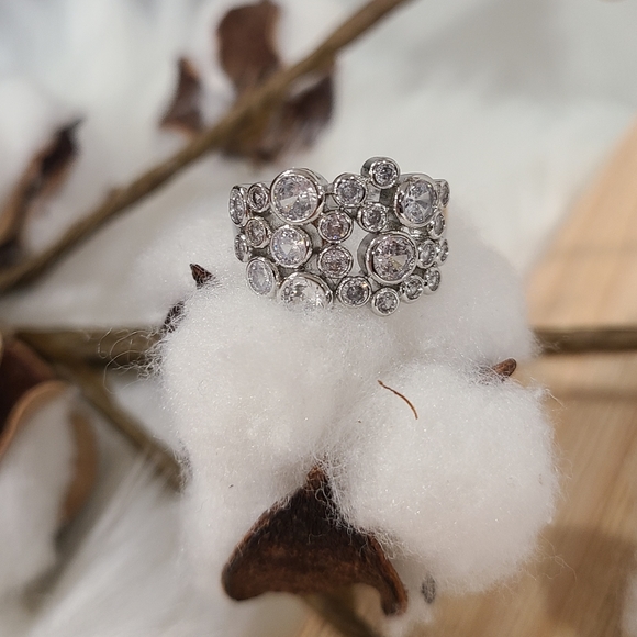 🫧 🫧NEW🫧🫧 BEAUTIFUL!! Bubble CZ Ring in SILVER Plating - Picture 8 of 15